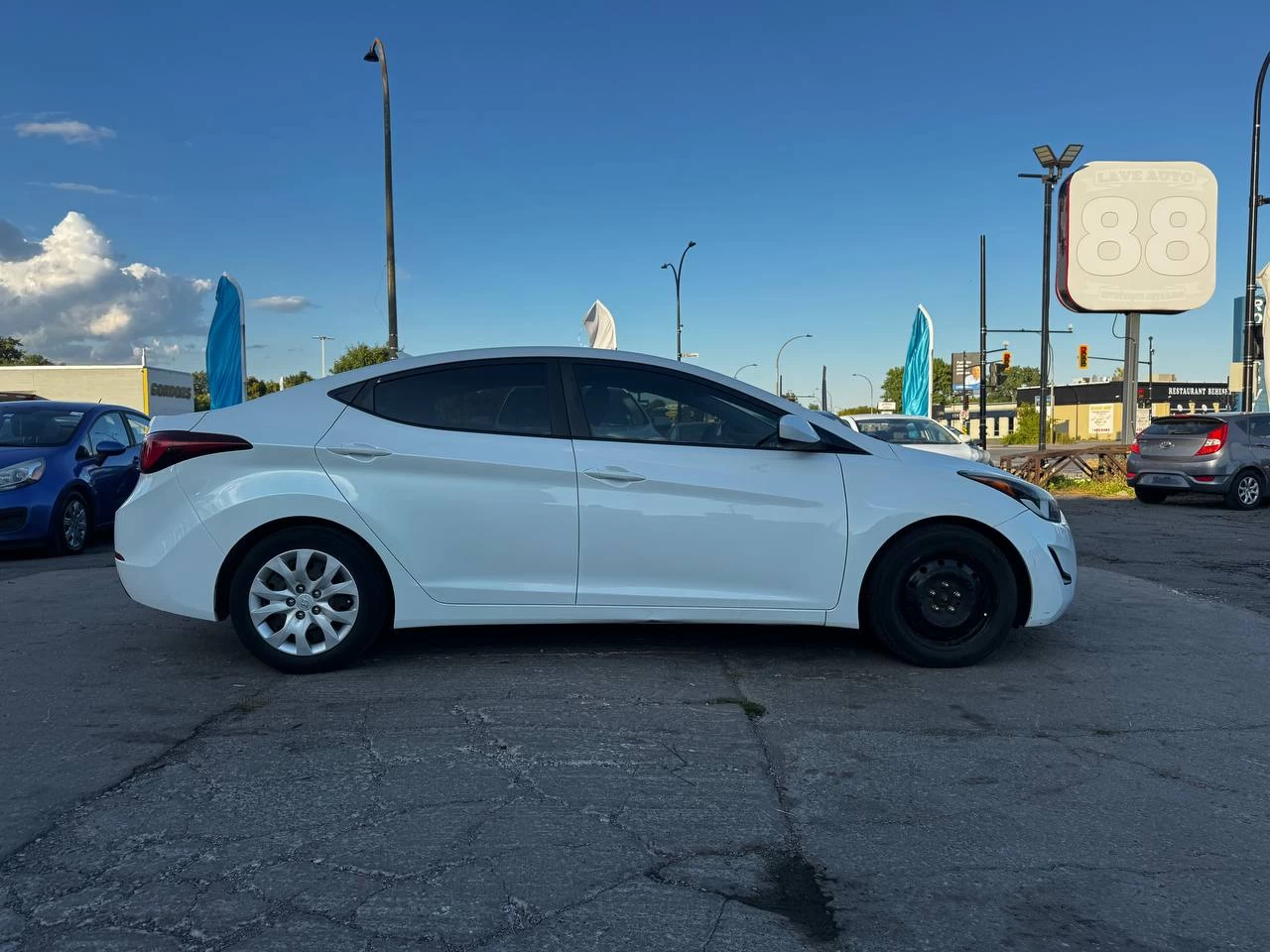 2014 Hyundai Elantra GL**SAAQ CERTIFIEE**SIEGES CHAUFFNATS**BLUETOOTH**BAS KILOMETRAGE** Image principale