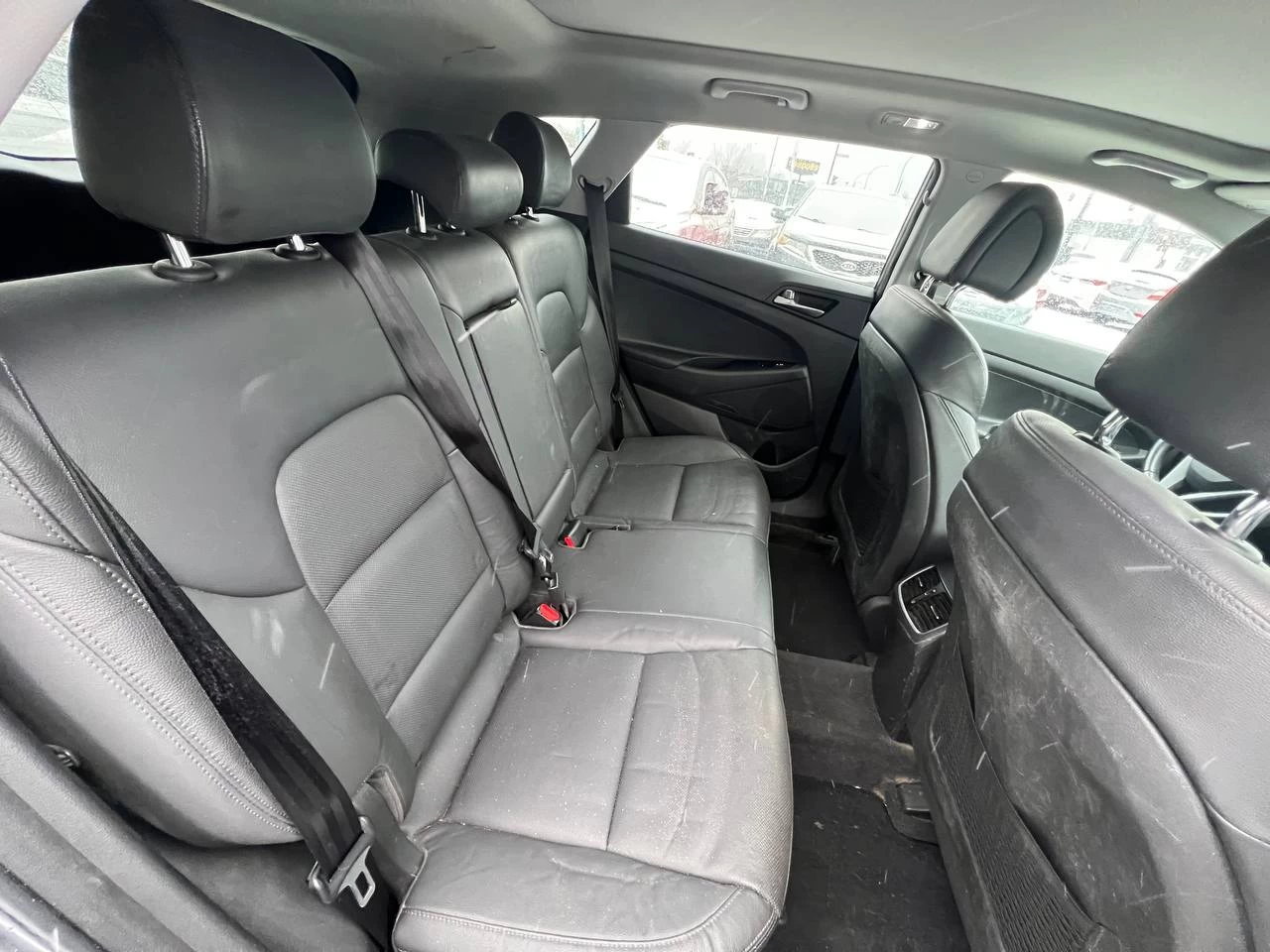 2017 Hyundai Tucson LIMITEE**JAMAIS ACCIDENTEE**CERTIFIEE SAAQ**AWD**TOIT OUVRANT PANORAMIQUE**SIEGES CHAUFFANTS AVANT ET ARRIÈRE**SIEGES EN CUIR**Alerte d’angle mort**VOLANT CHAUFFANT**Mags** Main Image