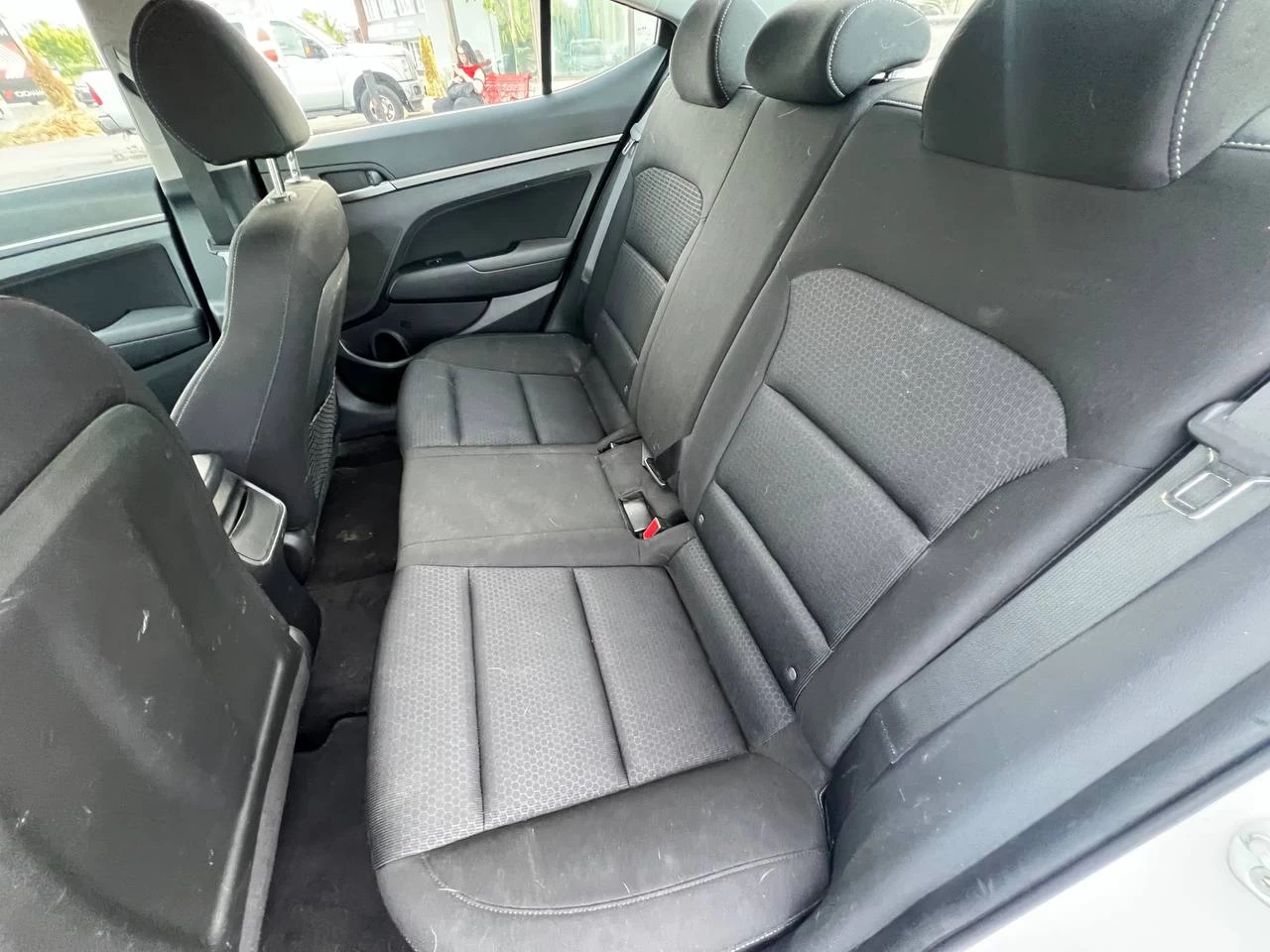 2017 Hyundai Elantra GL**SAAQ CERTIFIEE**CAR PLAY**SIEGES CHAUFFANTS**VOLANT CHAUFFANTS**CAMERA DE RECULE**MAGS**ANGLE MORT** Image principale