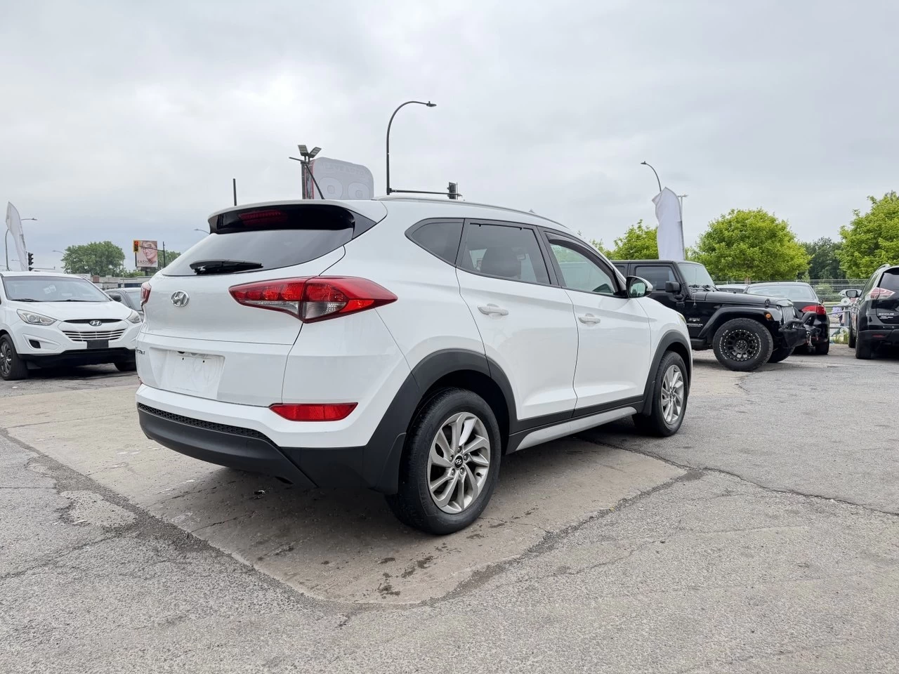 2017 Hyundai Tucson Premium**SAAQ Certifie**CAMERA DE RECUL**ANGLE MORT**SIEGES CHAUFFANTS**Volant Chauffant**MAGS Image principale