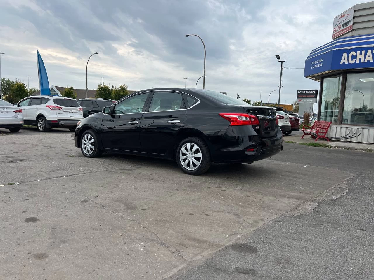 2017 Nissan Sentra S**Jamais accidente** Image principale