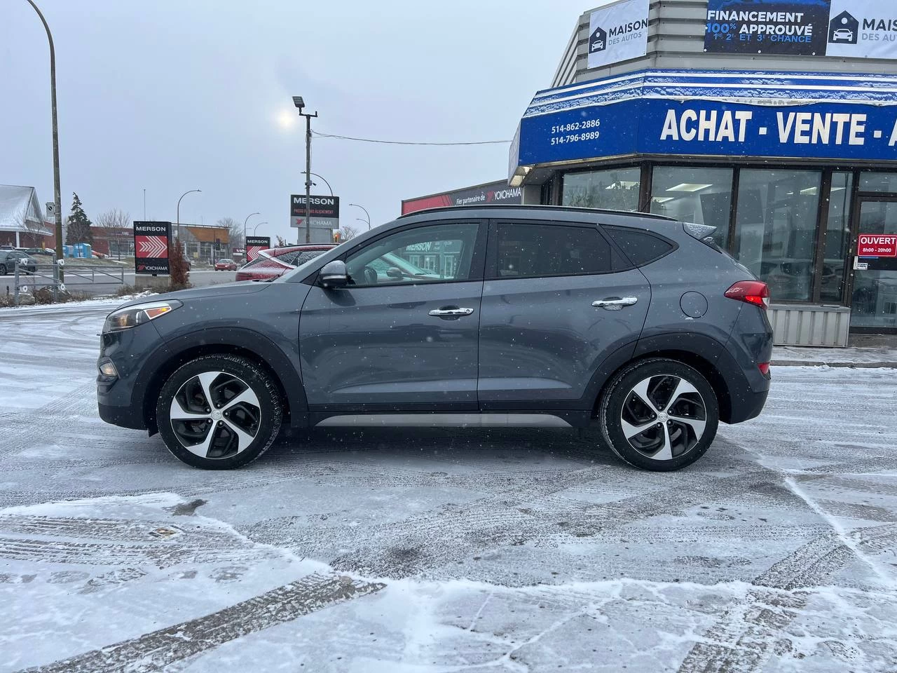 2017 Hyundai Tucson LIMITEE**JAMAIS ACCIDENTEE**CERTIFIEE SAAQ**AWD**TOIT OUVRANT PANORAMIQUE**SIEGES CHAUFFANTS AVANT ET ARRIÈRE**SIEGES EN CUIR**Alerte d’angle mort**VOLANT CHAUFFANT**Mags** Main Image