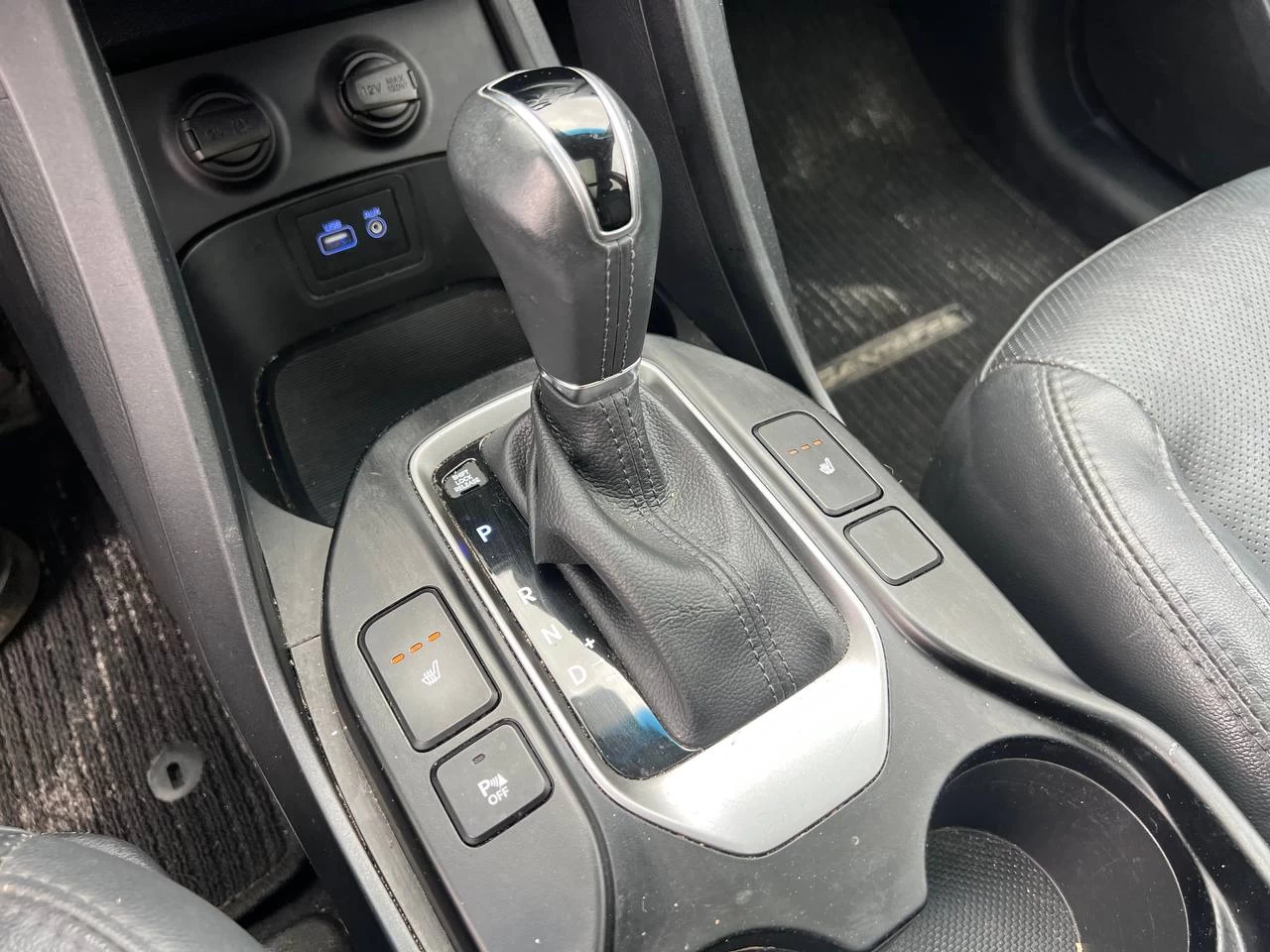 2017 Hyundai Santa Fe Sport SE**AWD**TOIT OUVRANT PANORAMIQUE**SIEGE EN CUIR**CAMERA DE RECUL**SIEGES CHAUFFNATS AVANT ET ARRIERE**Volant Chauffant**Alerte d'angle Mort**MAGS** Main Image