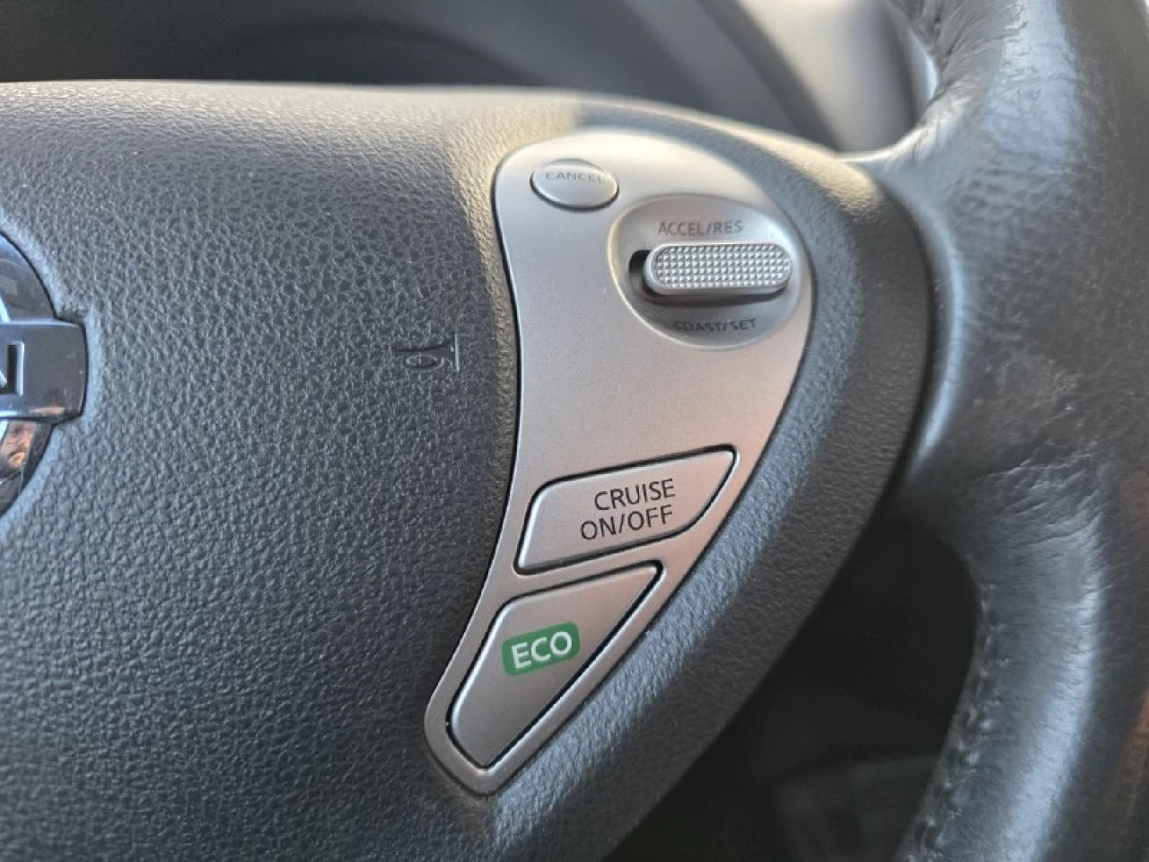 2015 Nissan LEAF SV**JAMAIS ACCIDENTEE**CAMERA DE RECUL**SIEGES CHAUFFANTS** Image principale