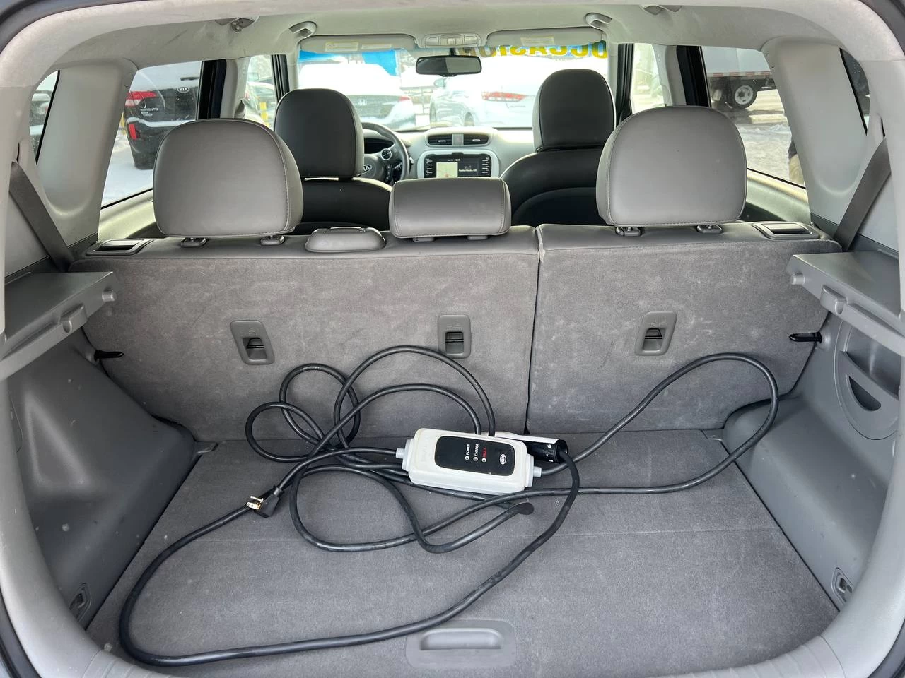 2016 Kia Soul EV Luxury**Jamais Accidentee**NAVIGATION**CUIR**SIEGES CHAUFFANTS AVANT ET ARRIERE**SIEGES FROIDS**VOLANT CHAUFFANT**MAGS** Main Image