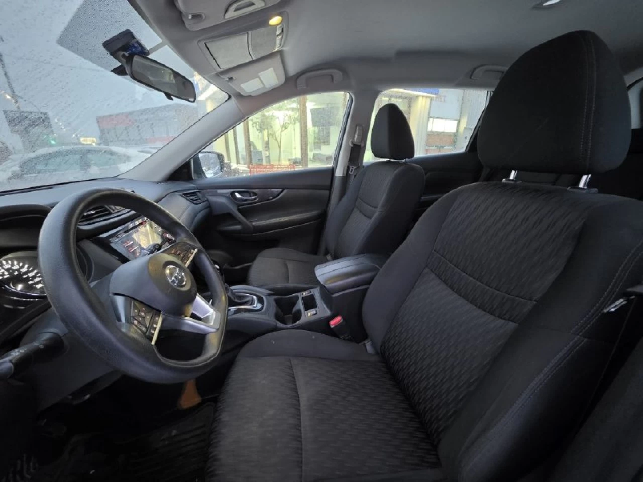 2017 Nissan Rogue S**AWD**CAMERA DE RECULE**SIEGES CHAUFFANTS** Image principale