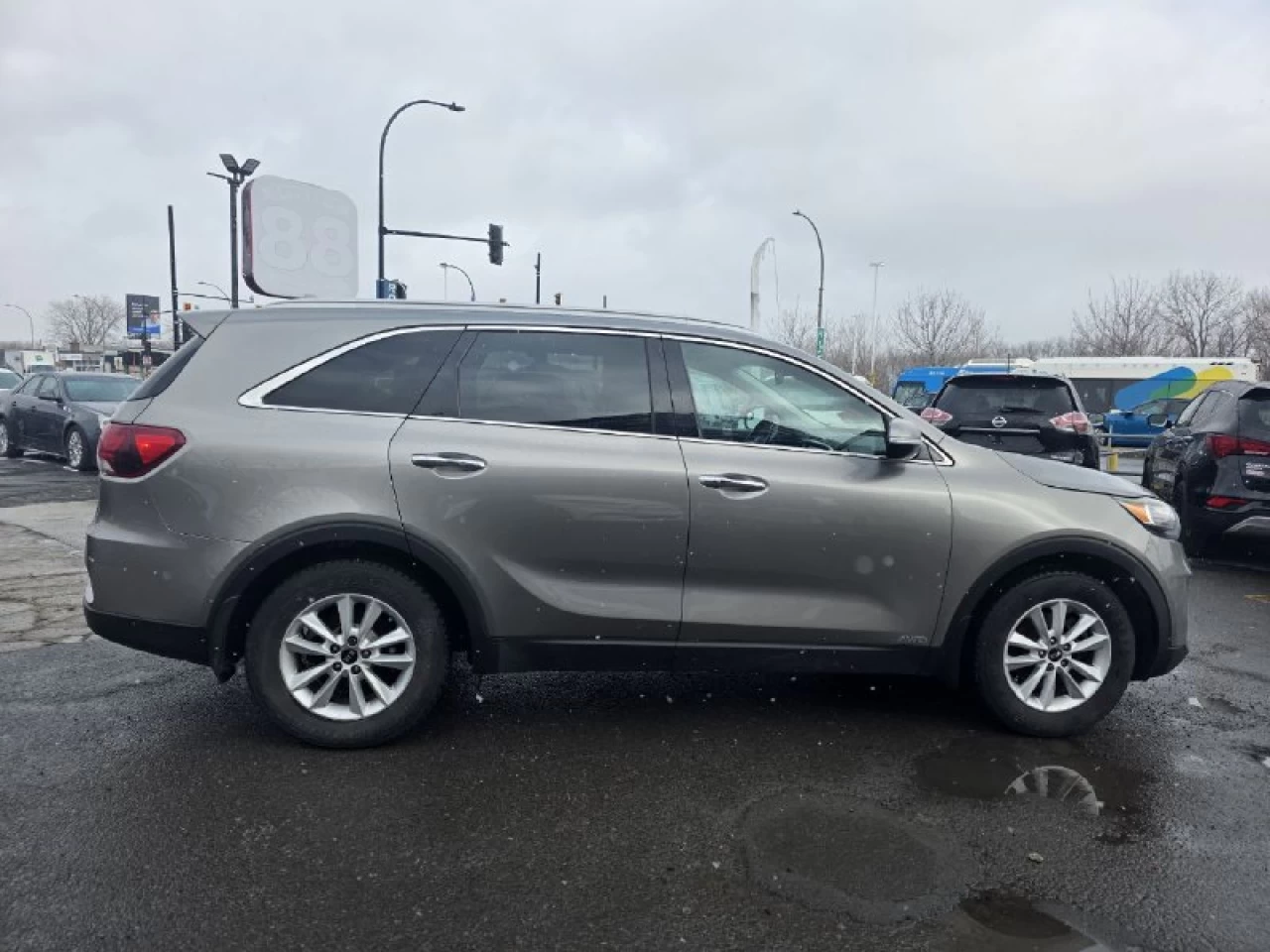 2019 Kia Sorento **LX**7 PASSAGERS**AWD**CAMERA DE RECUL**SIEGES CHAUFFANTS**MAGS**EN SPECIAL** Image principale