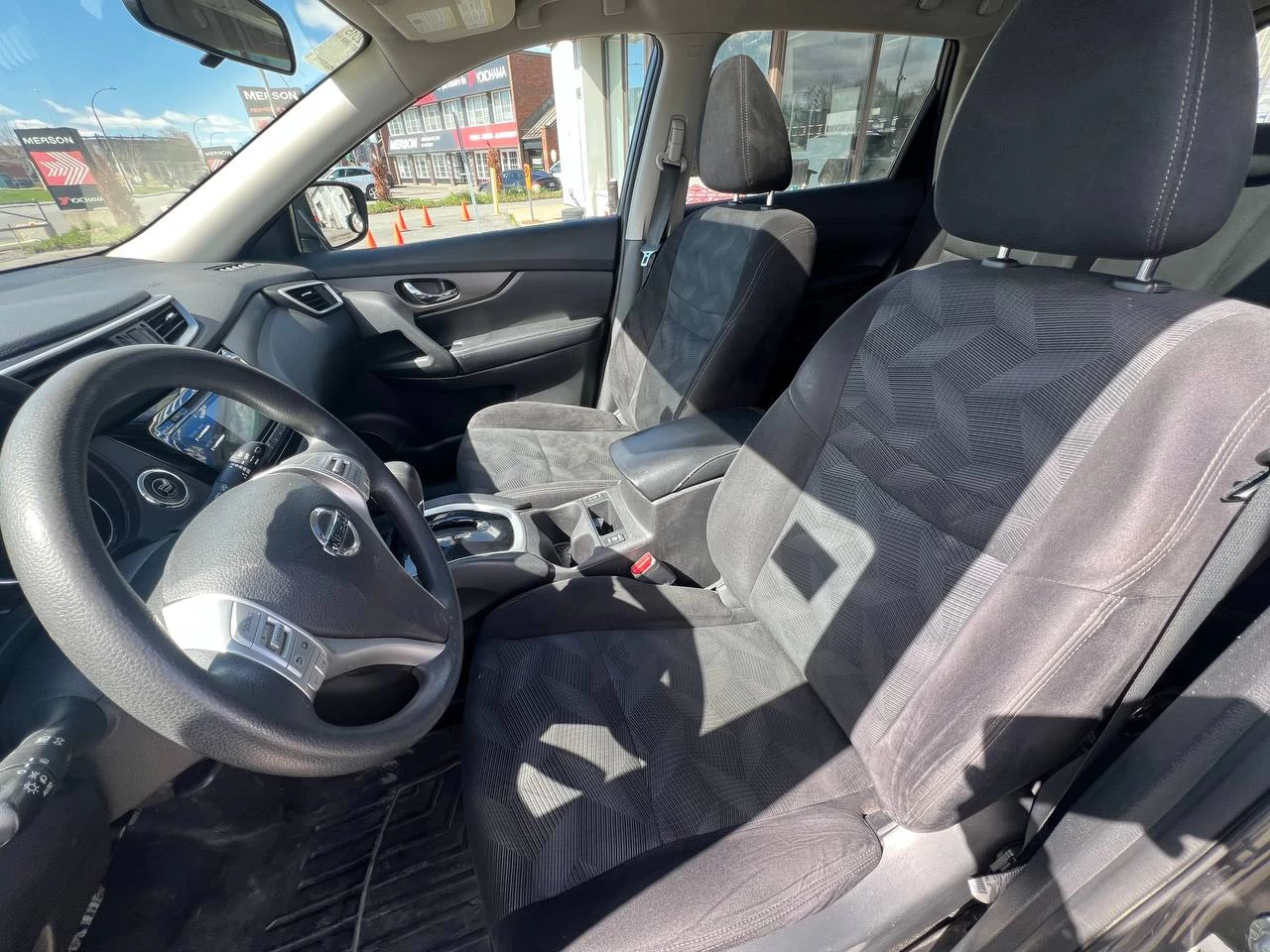 2015 Nissan Rogue SV**AWD**TOIT OUVRANT PANORAMIQUE**CAMERA DE RECULE**SIEGES CHAUFFNATS**Mags** Image principale