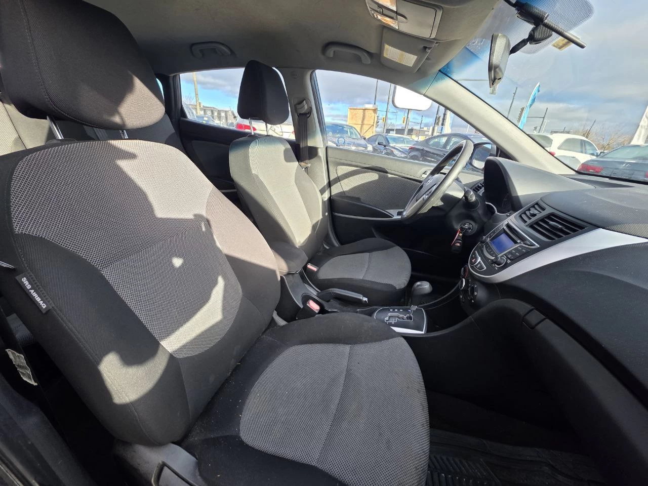 2012 Hyundai Accent GL Image principale