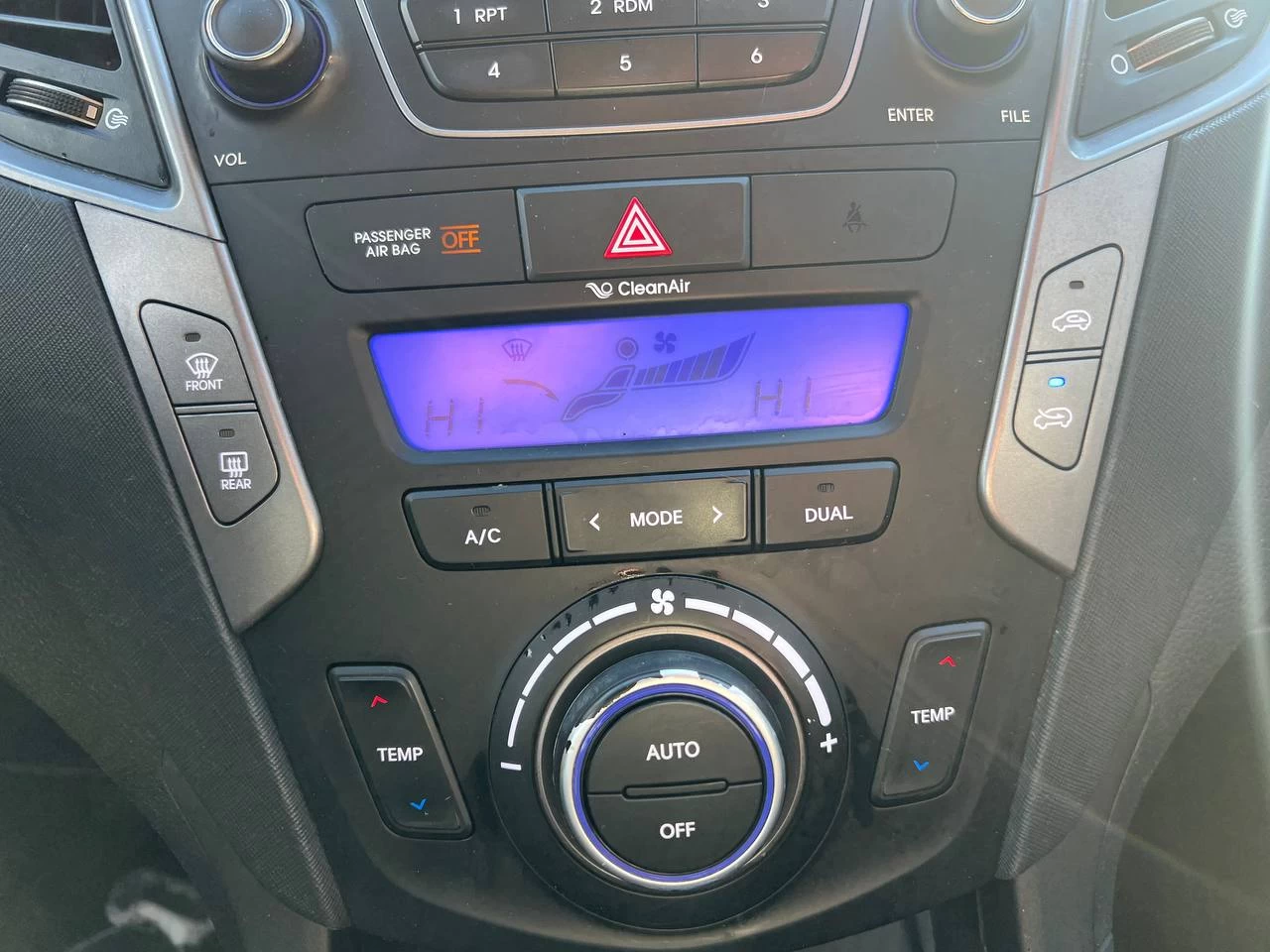 2015 Hyundai Santa Fe Sport Premium**AWD**Jamais Accidente**SIEGES CHAUFFNATS AVANT ET ARRIERE**VOLANT CHAUFFNATS**MAGS** Main Image