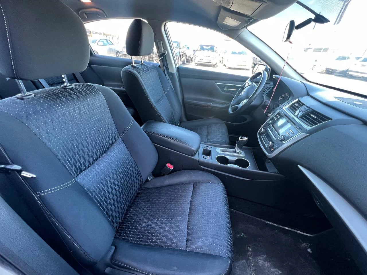 2016 Nissan Altima 2.5**Camera de recul**ALERTE ANGLE MORT**SIEGES CHAUFFANTS**MAGS**PUSH TO START** Image principale