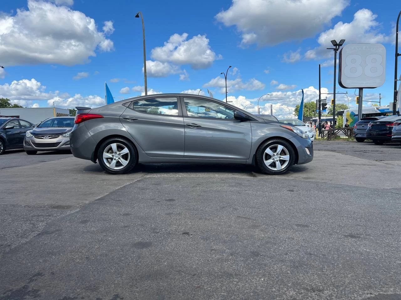 2013 Hyundai Elantra GLS**Jamais accidente**Un PropriÉtaire**Toit Ouvrant**SIEGES CHAUFFANTS**SIEGES CHAUFFANTS ARRIERE**MAGS** Image principale