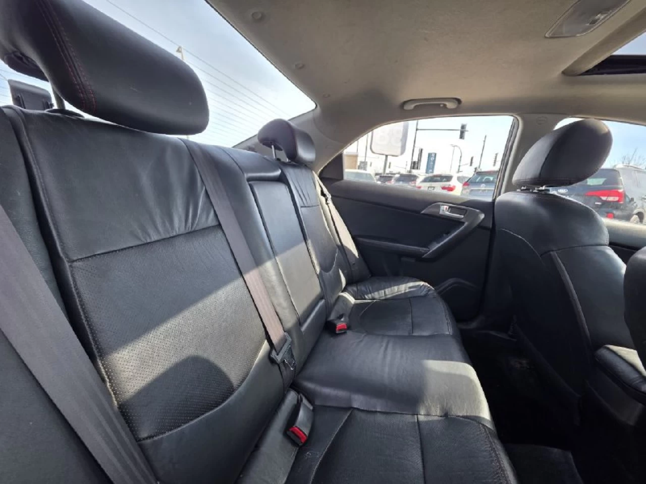 2011 Kia Forte **SX**JAMAIS ACCIDENTEE**CUIR**TOIT OUVRANT**SIEGES CHAUFFANTS**EN SPECIAL Image principale