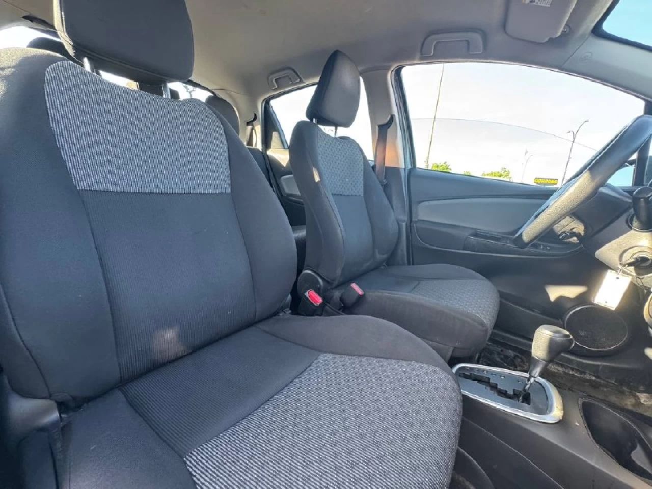 2016 Toyota Yaris LE**Jamais Accidente** Image principale