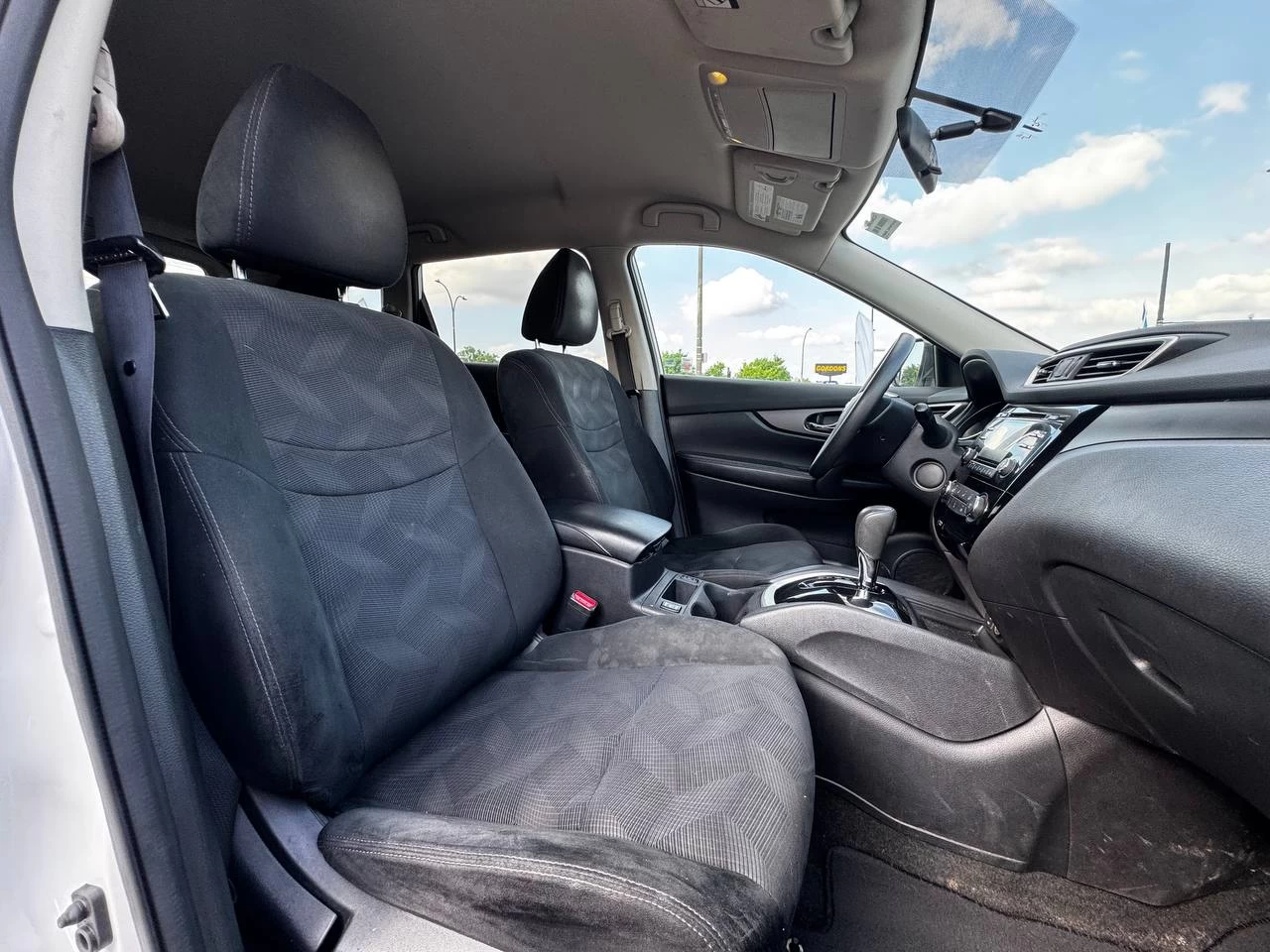 2016 Nissan Rogue SV**AWD**CAMERA DE RECULE**SIEGES CHAUFFNATS**MAGS**SIEGES ELECTRIC** Main Image
