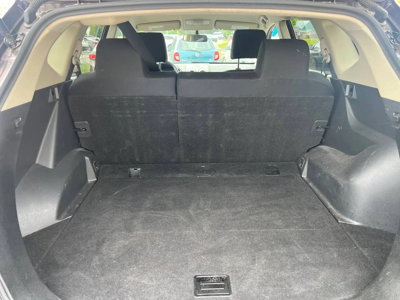2011 Nissan Rogue SV**AWD**CAMERA DE RECULE**SIEGES CHAUFFNATS**MAGS** Main Image