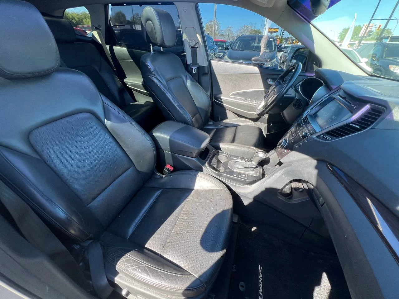 2017 Hyundai Santa Fe XL Limited XL**7 PASSAGERS**JAMAIS ACCIDENTEE**SAAQ CERTIFIEE**AWD**TOIT PANORAMIQUE**CAMERA DE RECUL**VOLANT CHAUFFANT**SIEGES CHAUFFANTS** Image principale