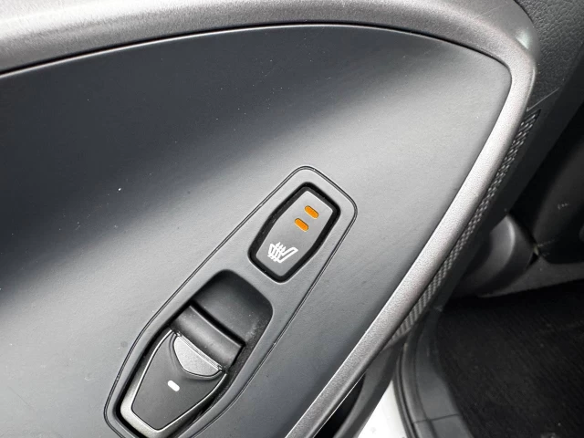 Hyundai Santa Fe Sport Premium**Jamais Accidente**SIEGES CHAUFFNATS AVANT ET ARRIERE**VOLANT CHAUFFNATS**Financement 1ère, 2e et 3e chance !! 100% Approuvé 2014
