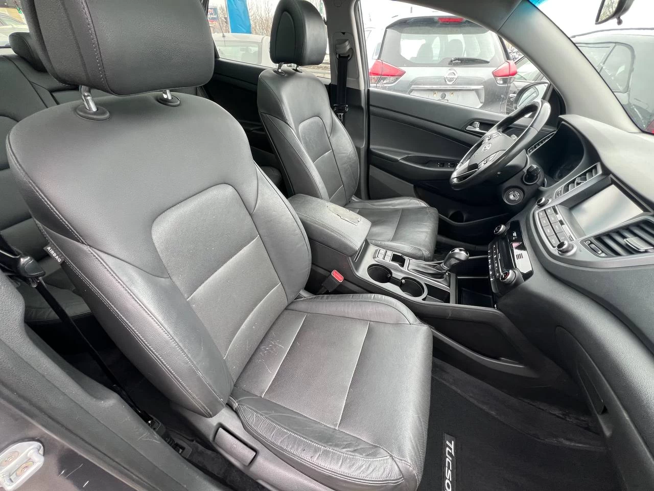 2018 Hyundai Tucson SE**SAAQ CERTIFIEE**CAR PLAY**Toit Ouvrant Panoramique**ANGLE MORT**CamÉra de Recul**SIEGES EN CUIR**SIÈGES CHAUFFANTS AVANT et ARRIERE**VOLANT CHAUFFANT**MAGS** Image principale