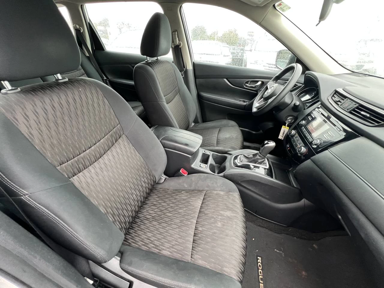 2017 Nissan Rogue SV**Jamais Accidente**CAMERA DE RECULE**SIEGES CHAUFFNATS** Image principale