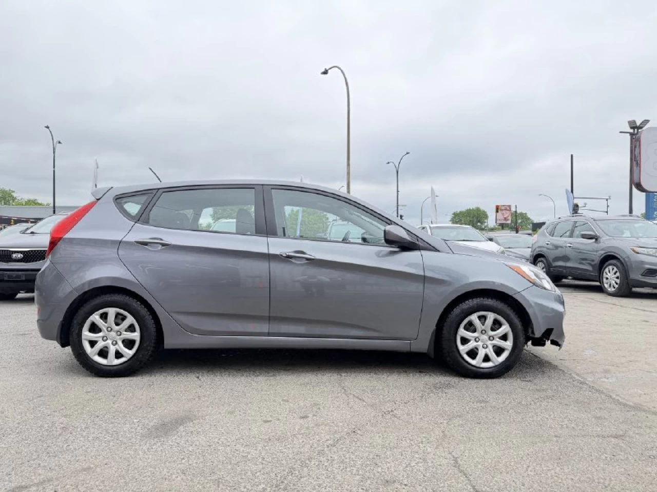 2014 Hyundai Accent GL**TRES BAS KILOMETRAGE**SIEGES CHAUFFNATS**PRIX EN SPECIAL** Image principale