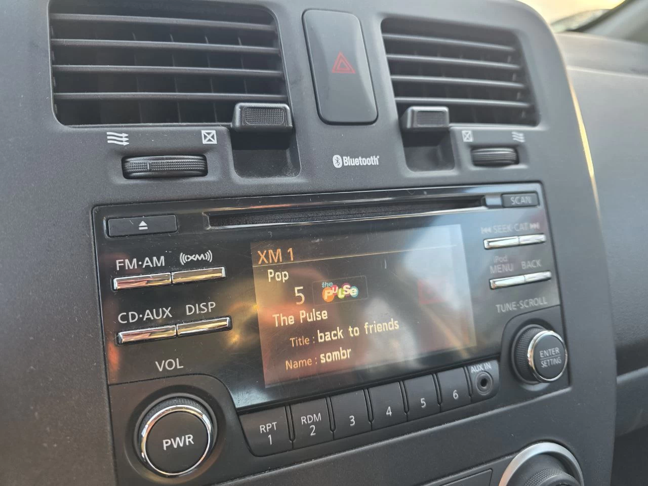 2015 Nissan LEAF SV**JAMAIS ACCIDENTEE**CAMERA DE RECUL**SIEGES CHAUFFANTS** Image principale