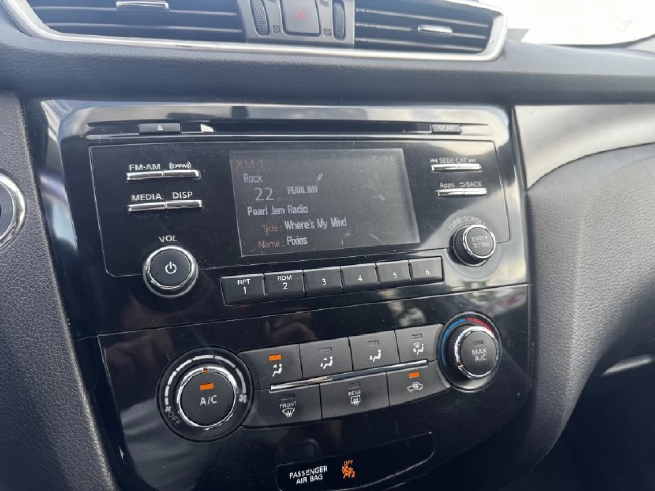 2016 Nissan Rogue SV**AWD**CAMERA DE RECULE**SIEGES CHAUFFNATS**MAGS**SIEGES ELECTRIC** Main Image