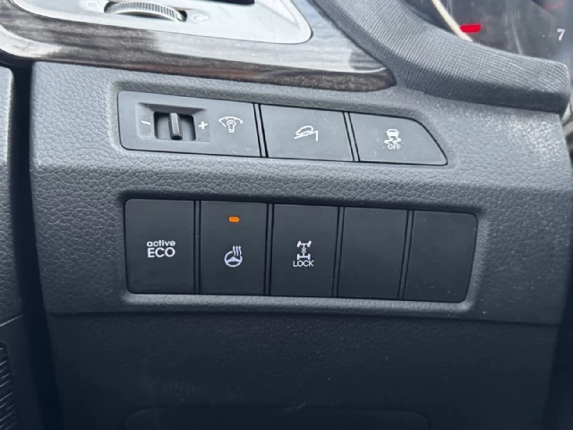 Hyundai Santa Fe Sport Premium**AWD**Jamais Accidente**SIEGES CHAUFFNATS AVANT ET ARRIERE**VOLANT CHAUFFNATS**MAGS** 2015