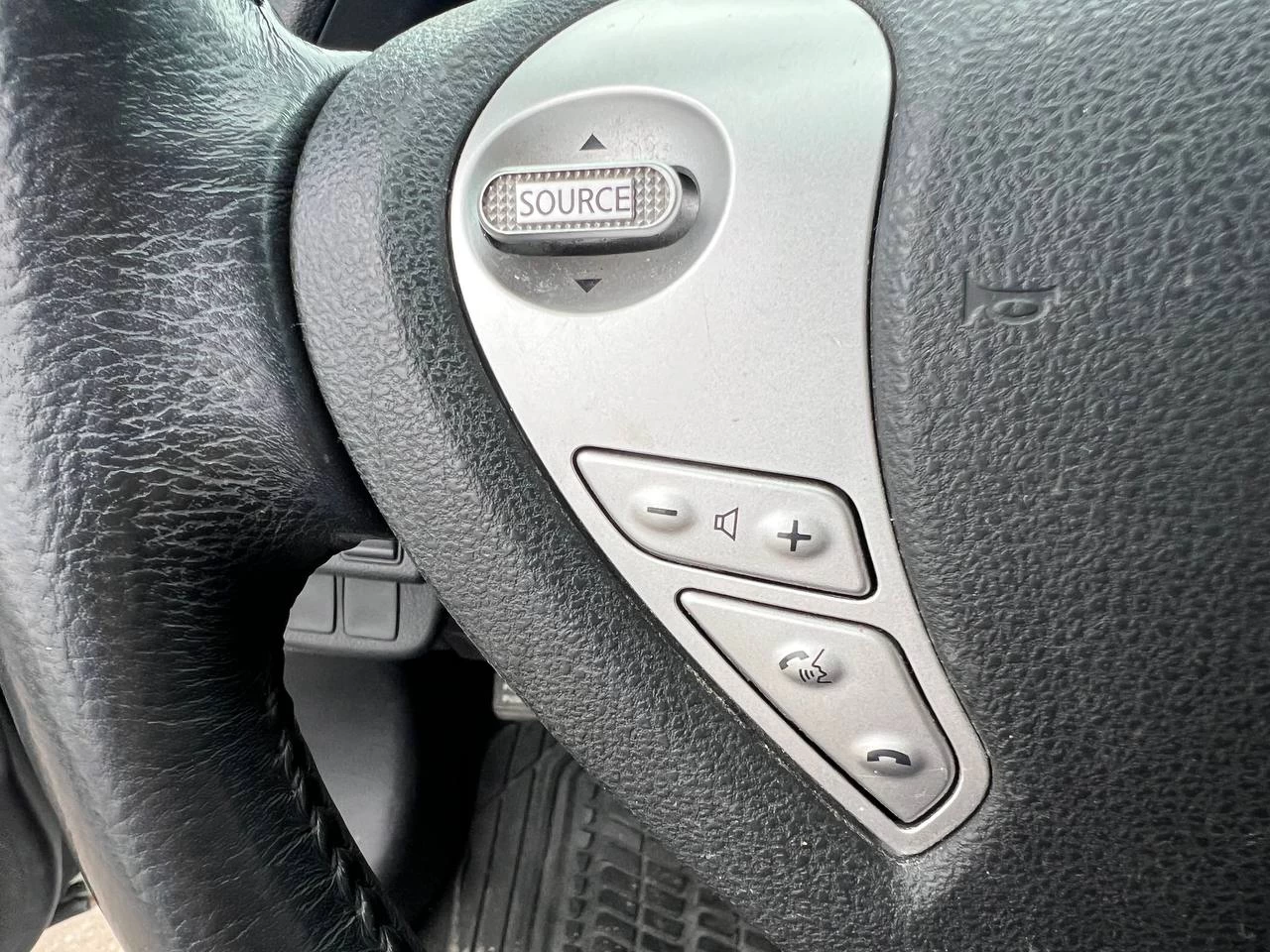 2015 Nissan LEAF SV**Jamais Accidentee**CAMERA DE RECUL**SIEGES CHAUFFANTS EN AVANT ET ARRIERE**VOLANT CHAUFFANTS Image principale