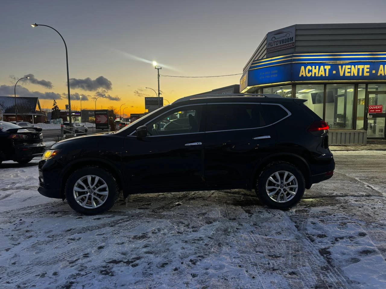 2018 Nissan Rogue **SV**AWD**CAMERA DE RECUL**MAGS**SIEGES CHAUFFANTS** Main Image