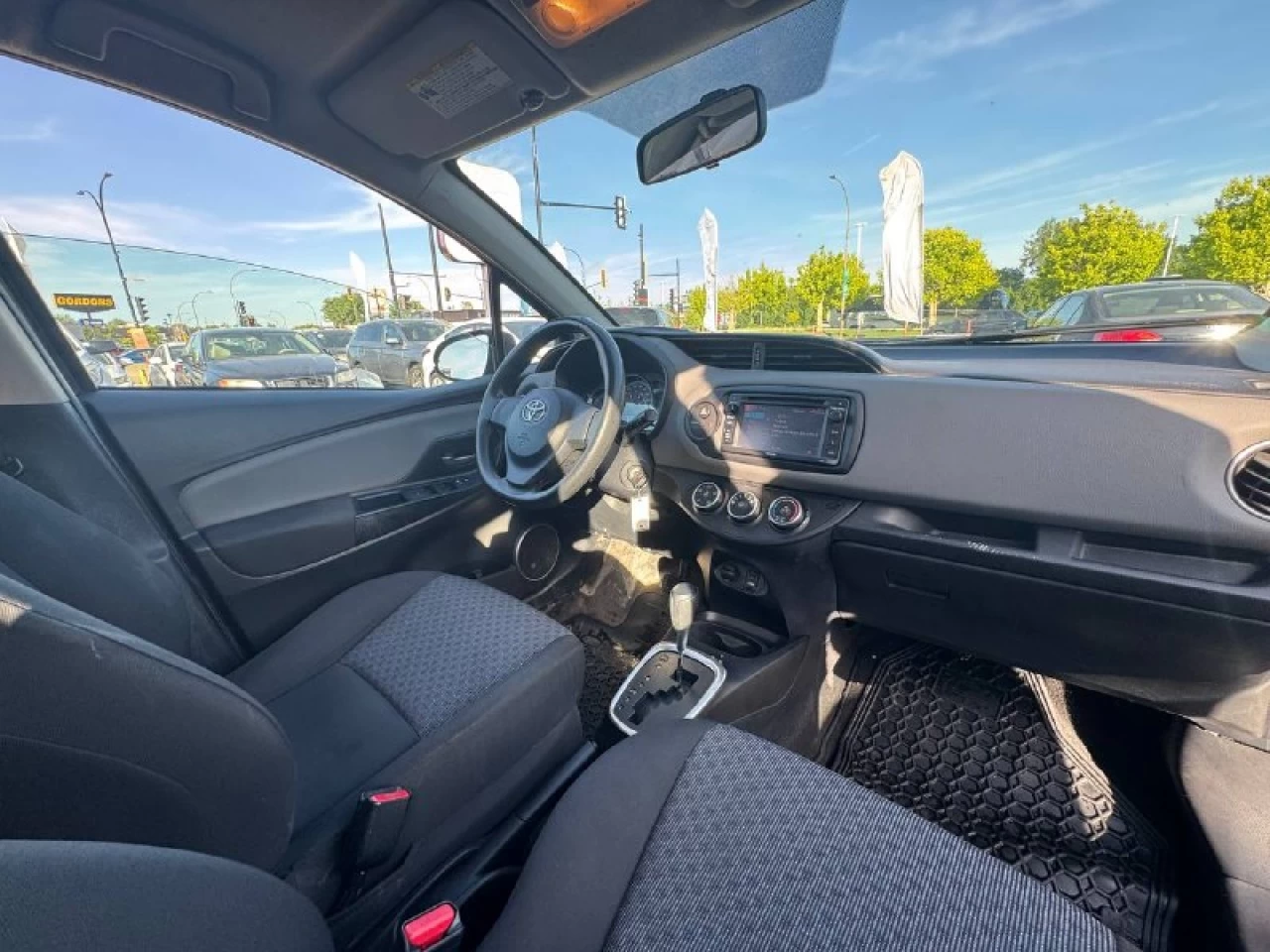 2016 Toyota Yaris LE**Jamais Accidente** Image principale