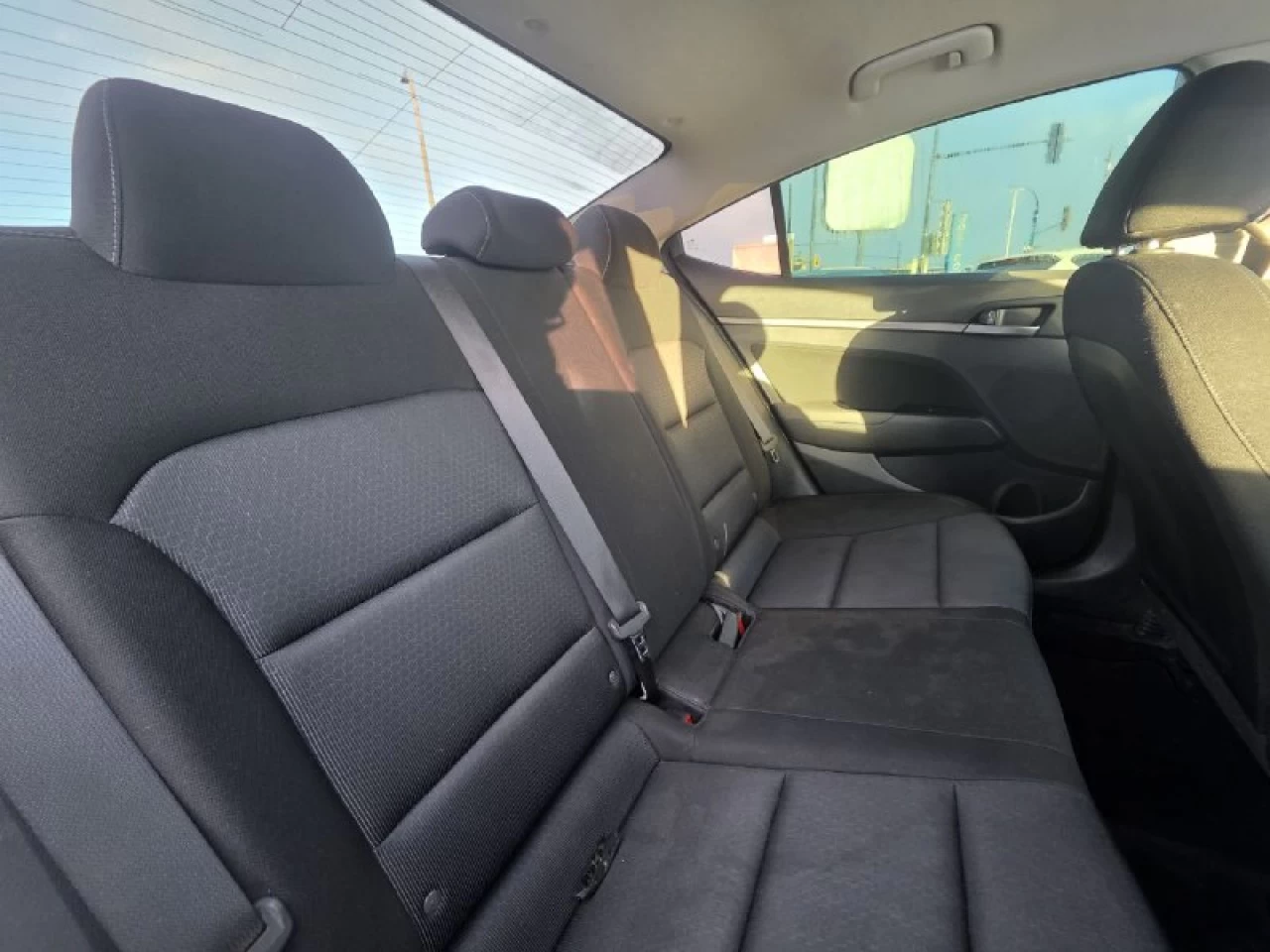 2018 Hyundai Elantra **GL**CAMERA DE RECUL**ANGLE MORT**SIEGES CHAUFFANTS**MAGS**Financement 1Ère, 2e et 3e chance !!! 100% ApprouvÉ !! Image principale