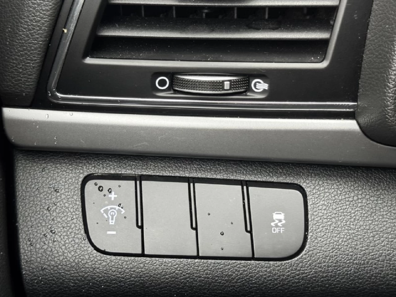 2017 Hyundai Elantra LE**SAAQ CERTIFIER**SIEGES CHAUFFNATS**MODE ECO** Image principale