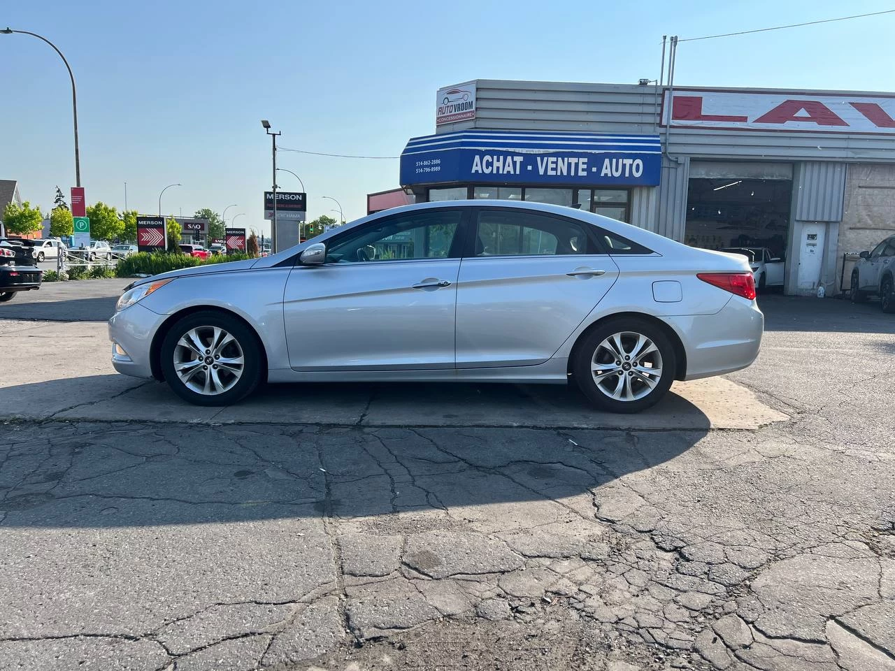 2012 Hyundai Sonata Limited**Jamais Accidente****TOIT OUVRANT PANORAMIQUE**SIEGE EN CUIR**SIEGES CHAUFFANTS**SIEGES CHAUFFANTS ARRIER**MAGS** Main Image