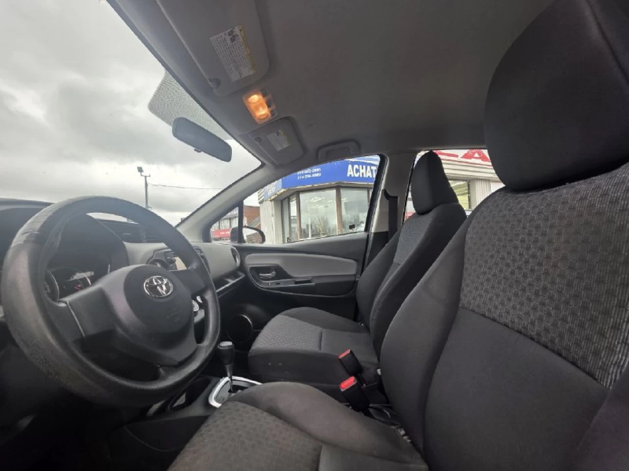 2016 Toyota Yaris LE**Jamais Accidente** Image principale