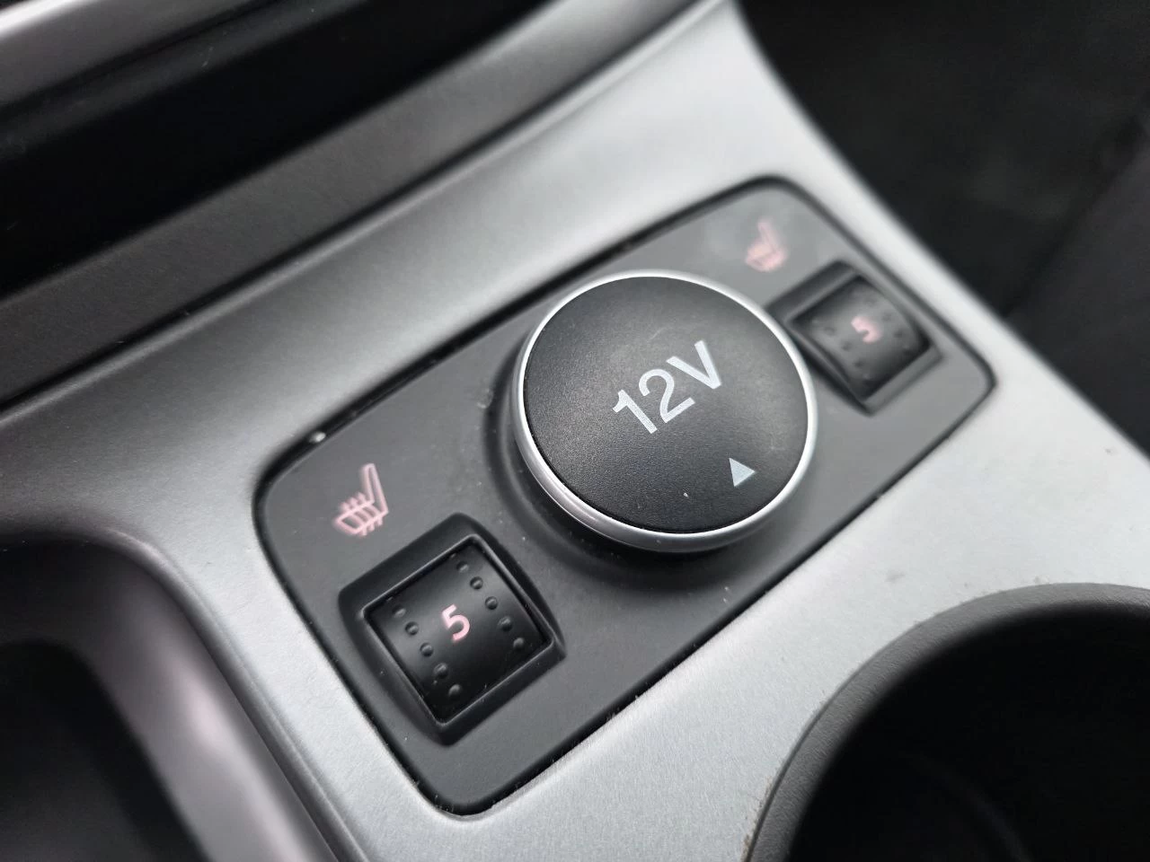 2013 Ford Escape **JAMAIS ACCIDENTEE**TRES BAS KILO**58 000KM**CERTIFIEE**SIEGES CHAUFFANTS**MAGS**EN SPECIAL** Image principale