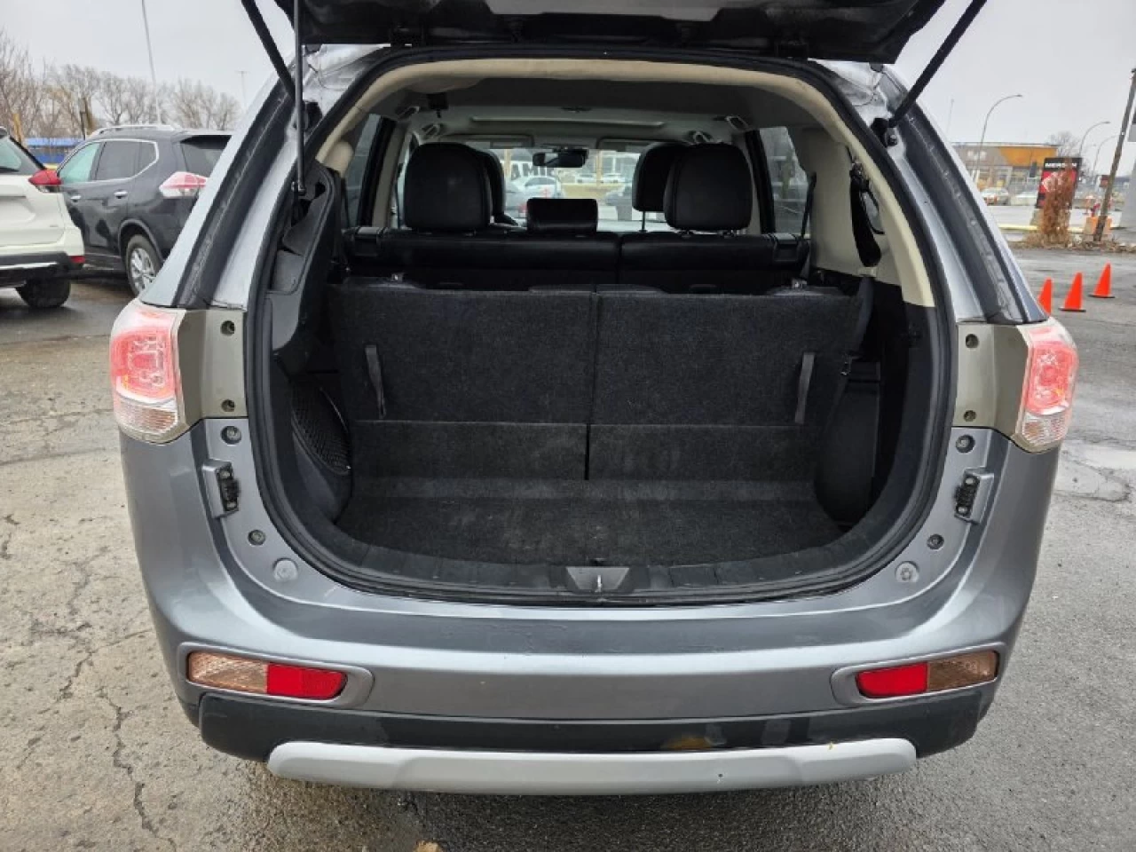 2015 Mitsubishi Outlander **GT**JAMAIS ACCIDENTEE**7 PASSAGERS**CUIR**NAVI**CAMERA DE RECUL**SIEGES CHAIFFANTS**MAGS** Image principale