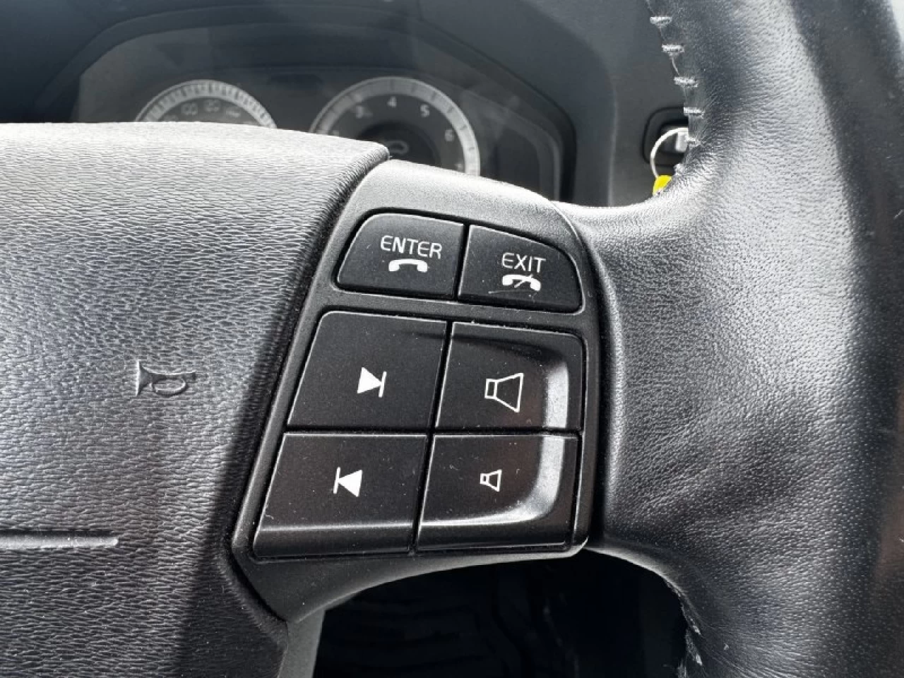 2009 Volvo XC70 3.2L**AWD**TOIT OUVRANT**SIEGES CHAUFFNATS**CUIR**PUSH TO STRAT** Main Image