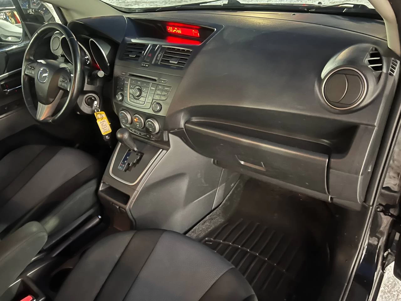 2015 Mazda 5 GS**Jamais Accidente**Tres Bien Entretenu**6 PASSAGERS**MAGS**EN SPECIAL** Main Image