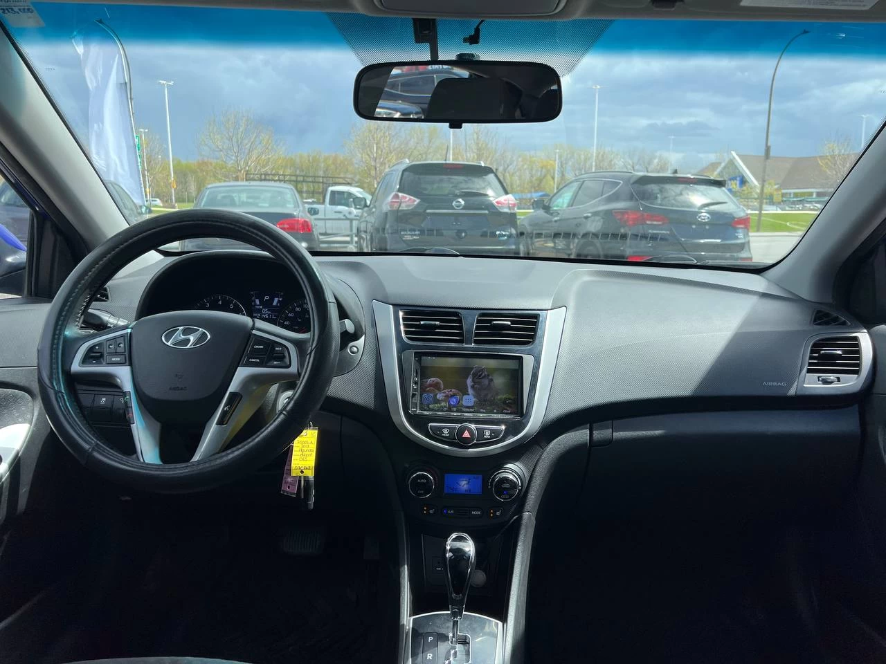 2013 Hyundai Accent GLS**Toit Ouvrant**SIEGES CHAUFFANTS**dÉmarreur a distance** Image principale