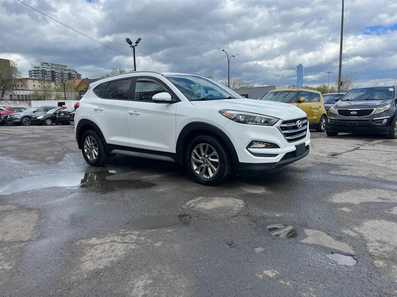 2017 Hyundai Tucson Premium**SAAQ Certifie**CAMERA DE RECUL**ANGLE MORT**SIEGES CHAUFFANTS**Volant Chauffant**MAGS Image principale
