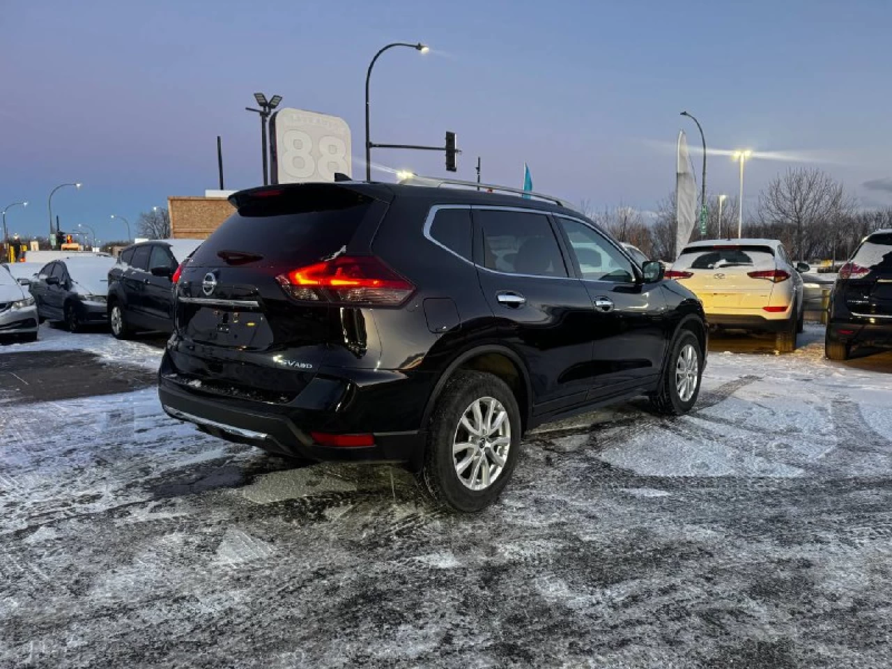 2018 Nissan Rogue **SV**AWD**CAMERA DE RECUL**MAGS**SIEGES CHAUFFANTS** Main Image