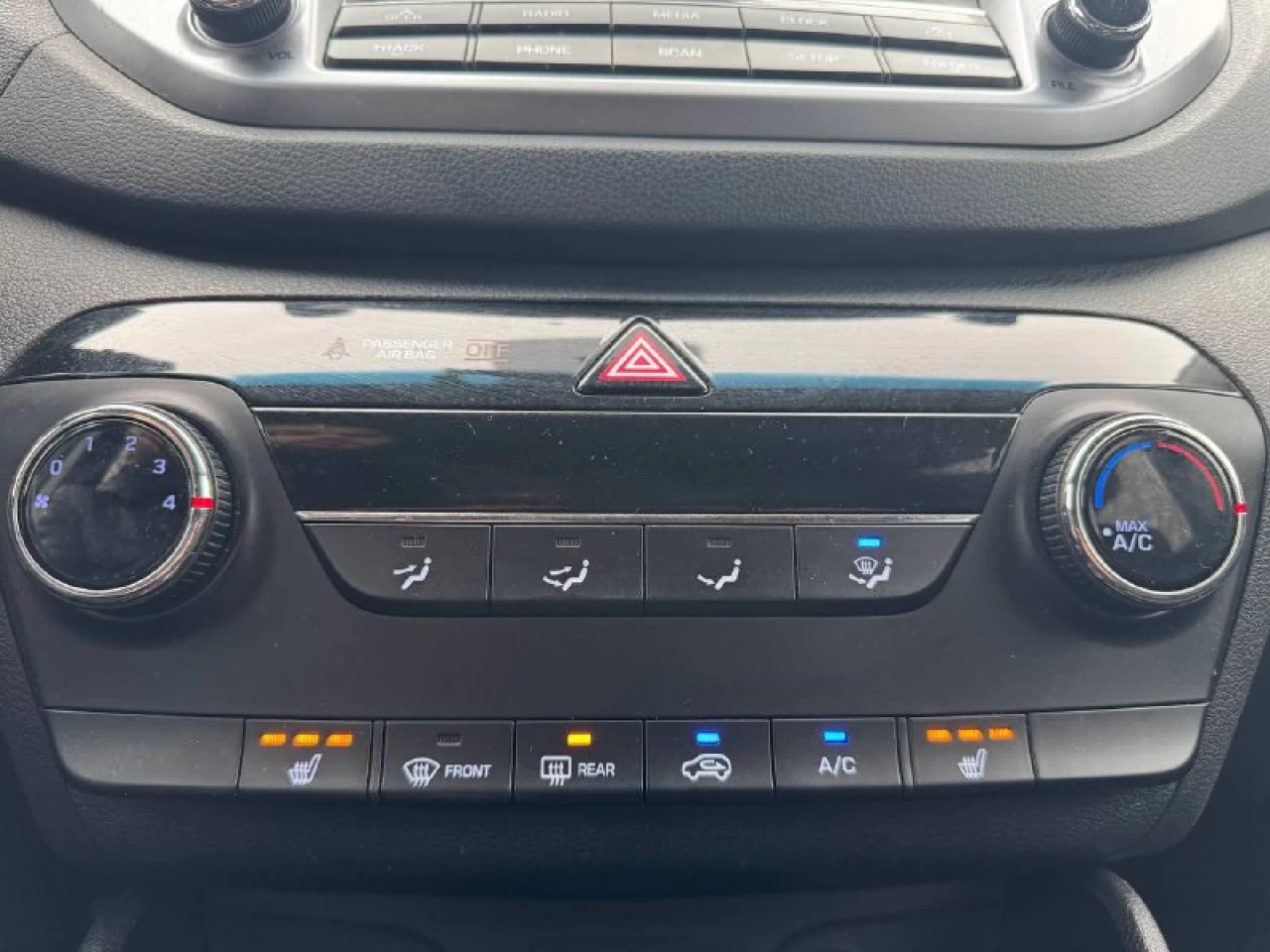 2016 Hyundai Tucson Premium **SIÈGES CHAUFFANTS AVANT ET ARRIÈRE**CAMERA DE RECUL**DÉTÉCTEUR D'ANGLES MORTS** Main Image