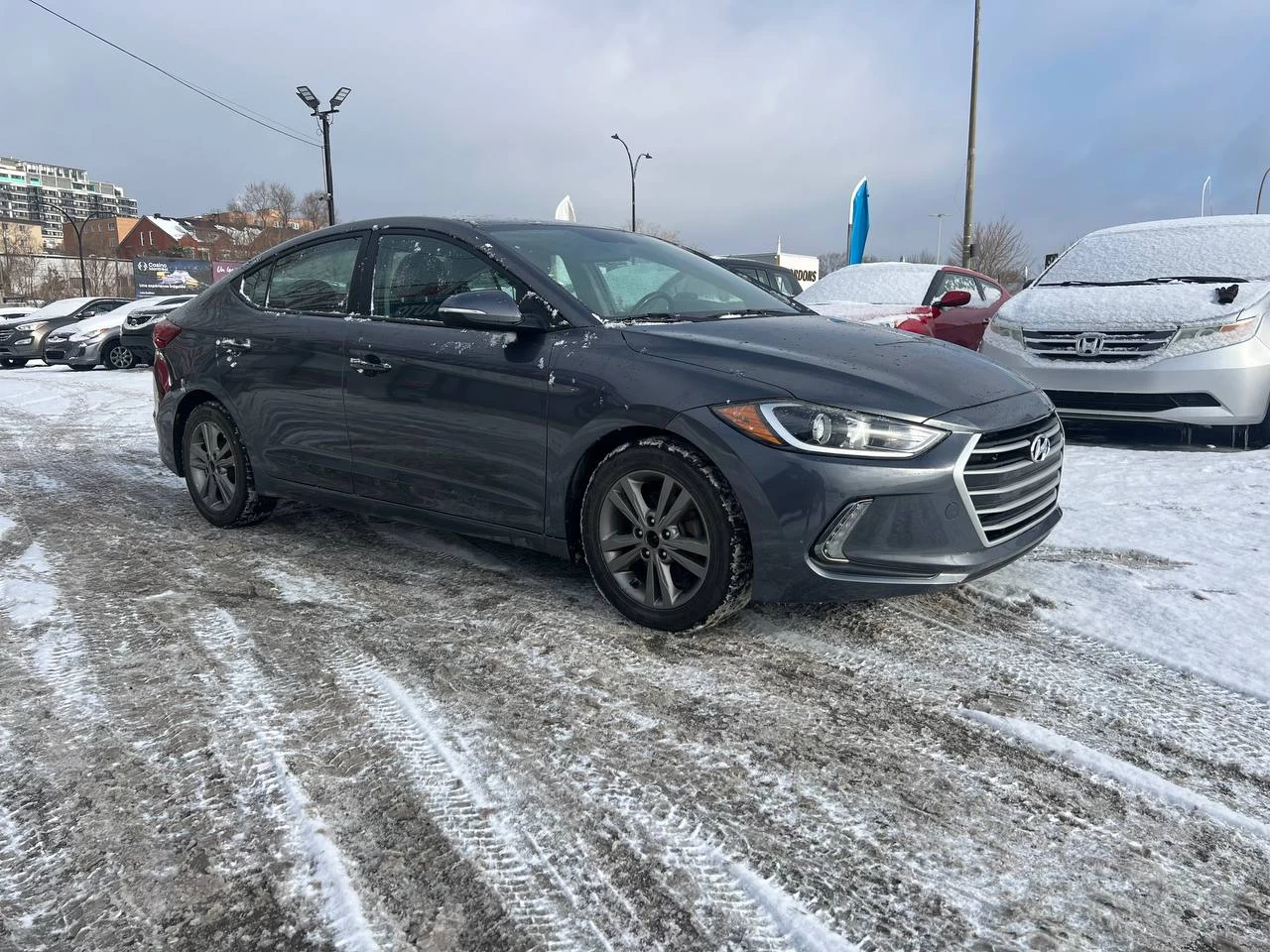 2017 Hyundai Elantra GL**CAR PLAY**CAMERA DE RECULE**SIEGES CHAUFFANTS**VOLANT CHAUFFANTS**ANGLE MORT**MAGS** Image principale