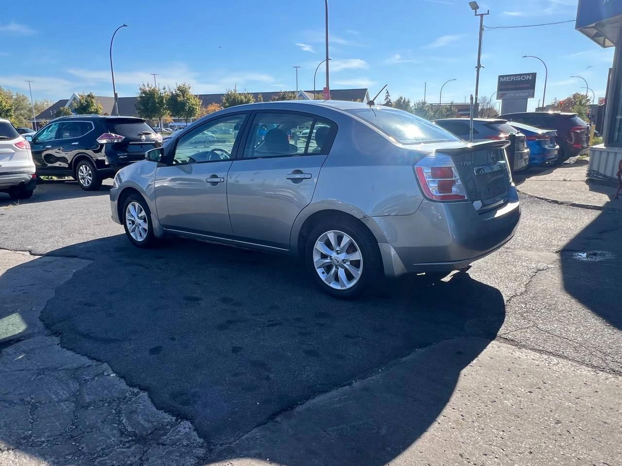 2012 Nissan Sentra 2.0**MAGS** Main Image