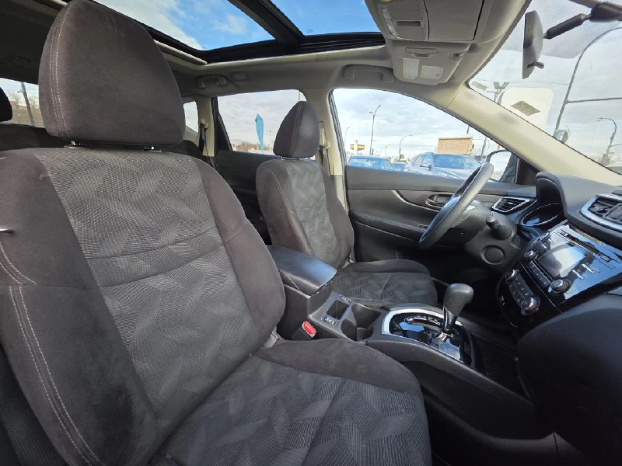 2014 Nissan Rogue **SV**JAMAIS ACCIDENTEE**SAAQ CERTIFIEE**TOIT PANORAMIQUE**CAMERA DE RECUL**SIEGES CHAUFFANTS**MAGS** Main Image