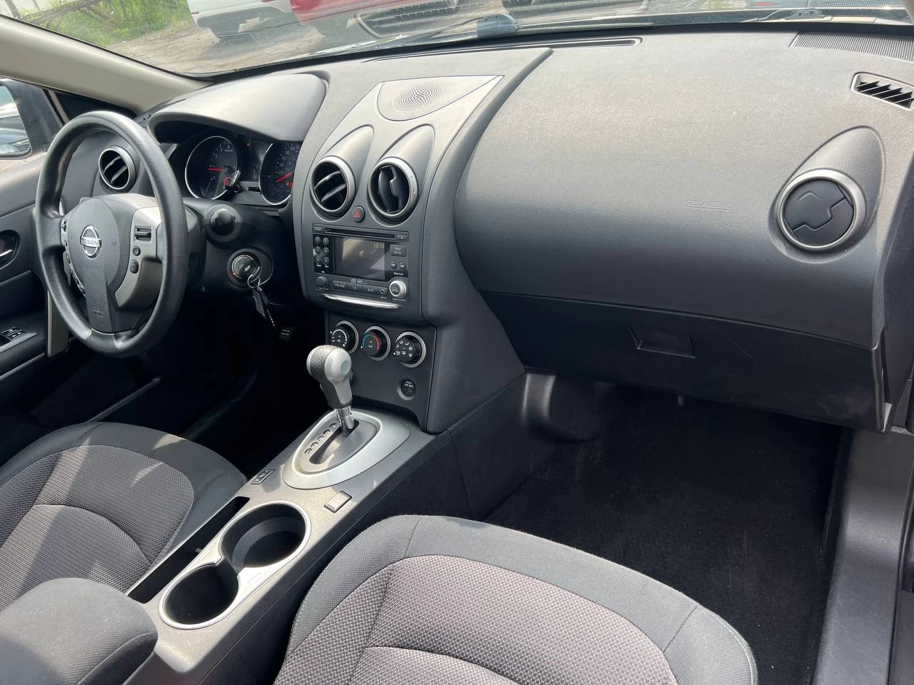 2011 Nissan Rogue SV**AWD**CAMERA DE RECULE**SIEGES CHAUFFNATS**MAGS** Main Image