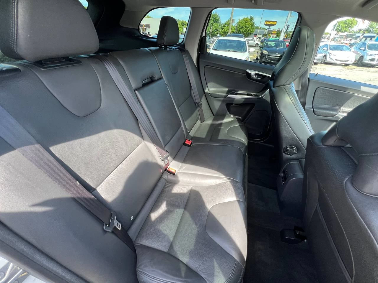 2014 Volvo XC60 3.2**AWD**Toit Ouvrant Panaromique**SIEGES EN CUIR**SIEGES CHAUFFANTS**SIEGES CHAUFFANTS ARRIERE**VOLANT CHAUFFANTS**MAGS** Main Image