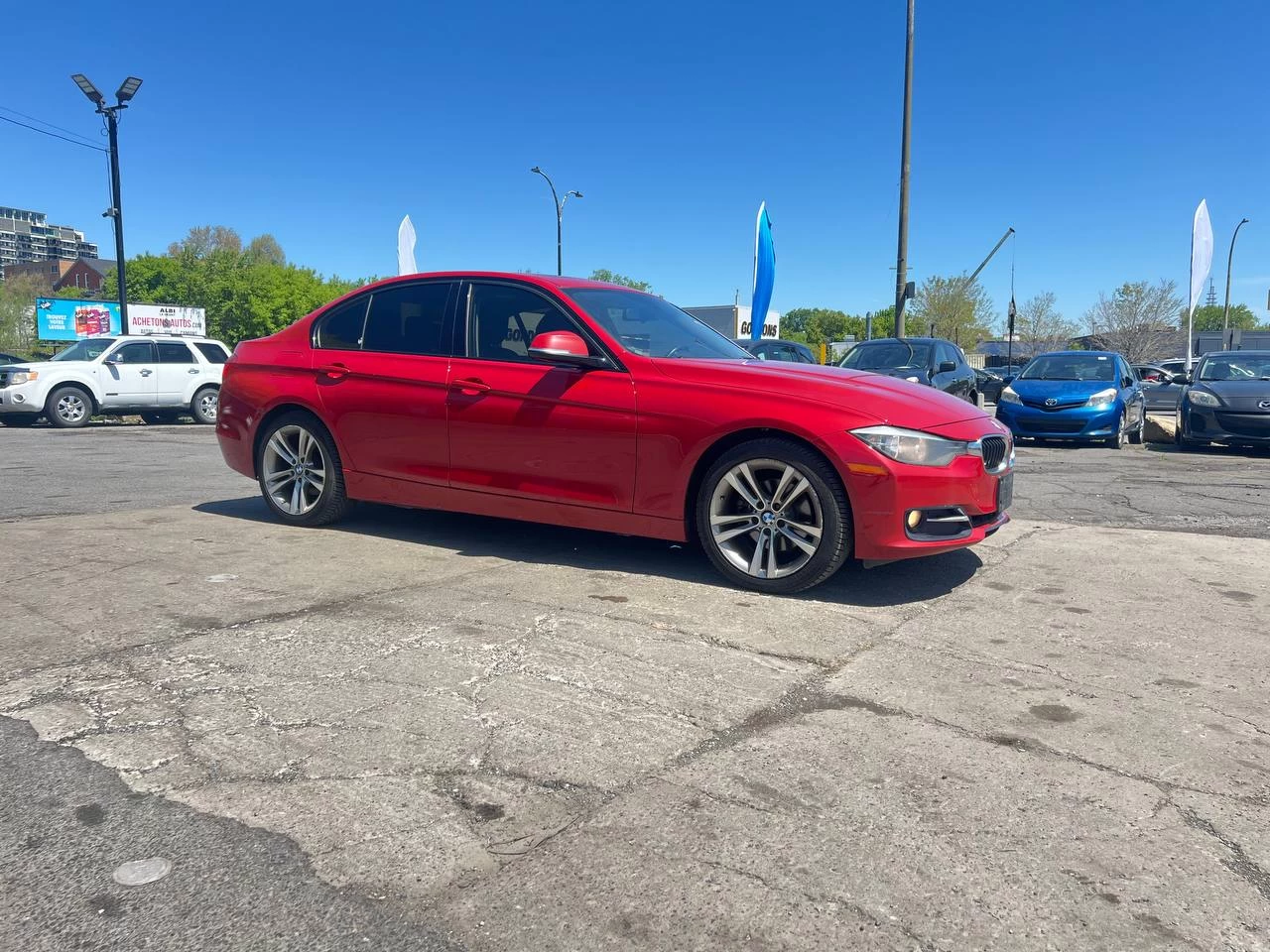 2014 BMW 320i 320i xDrive**AWD**CERTIFIÉ Par La SAAQ**Jamais accidente**TOIT OUVRANT**VOLANT CHAUFFANTS**SIEGES  EN CUIR**SIEGES CHAUFFANTS** Main Image