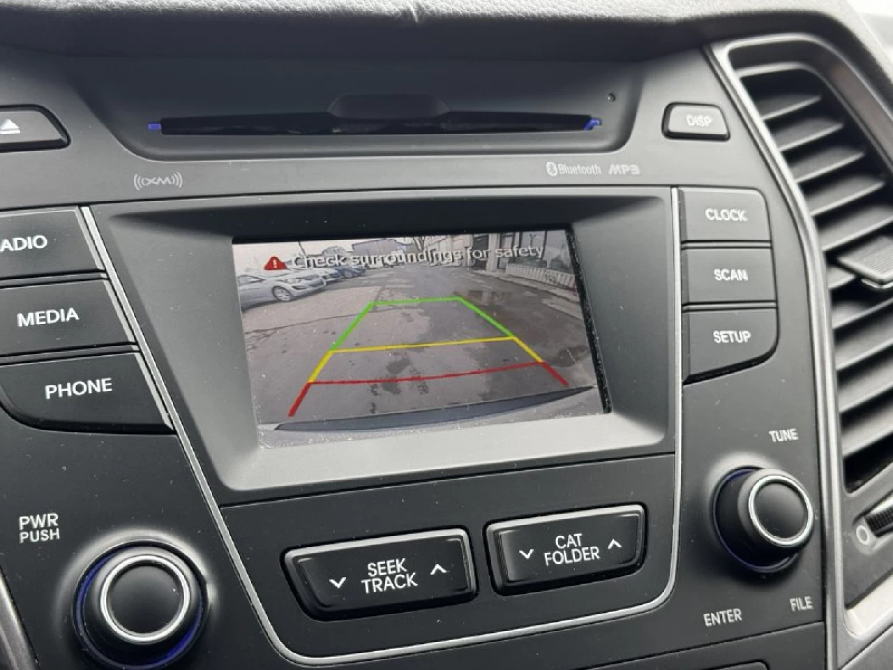 2016 Hyundai Santa Fe XL Luxury**6 PASSAGERS**Toit Ouvrant**CamÉra de Recul**SIEGES EN CUIR**Volant Chauffant**SIEGES CHAUFFANTS** Image principale